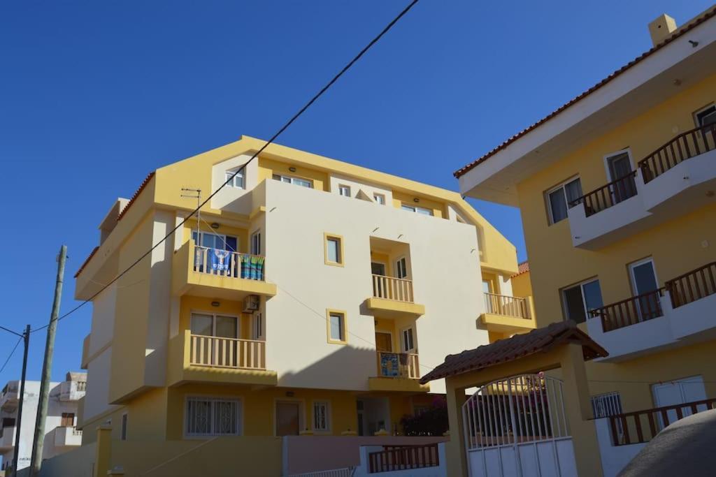 Tres Caravelas Studio Flats Santa Maria Luaran gambar