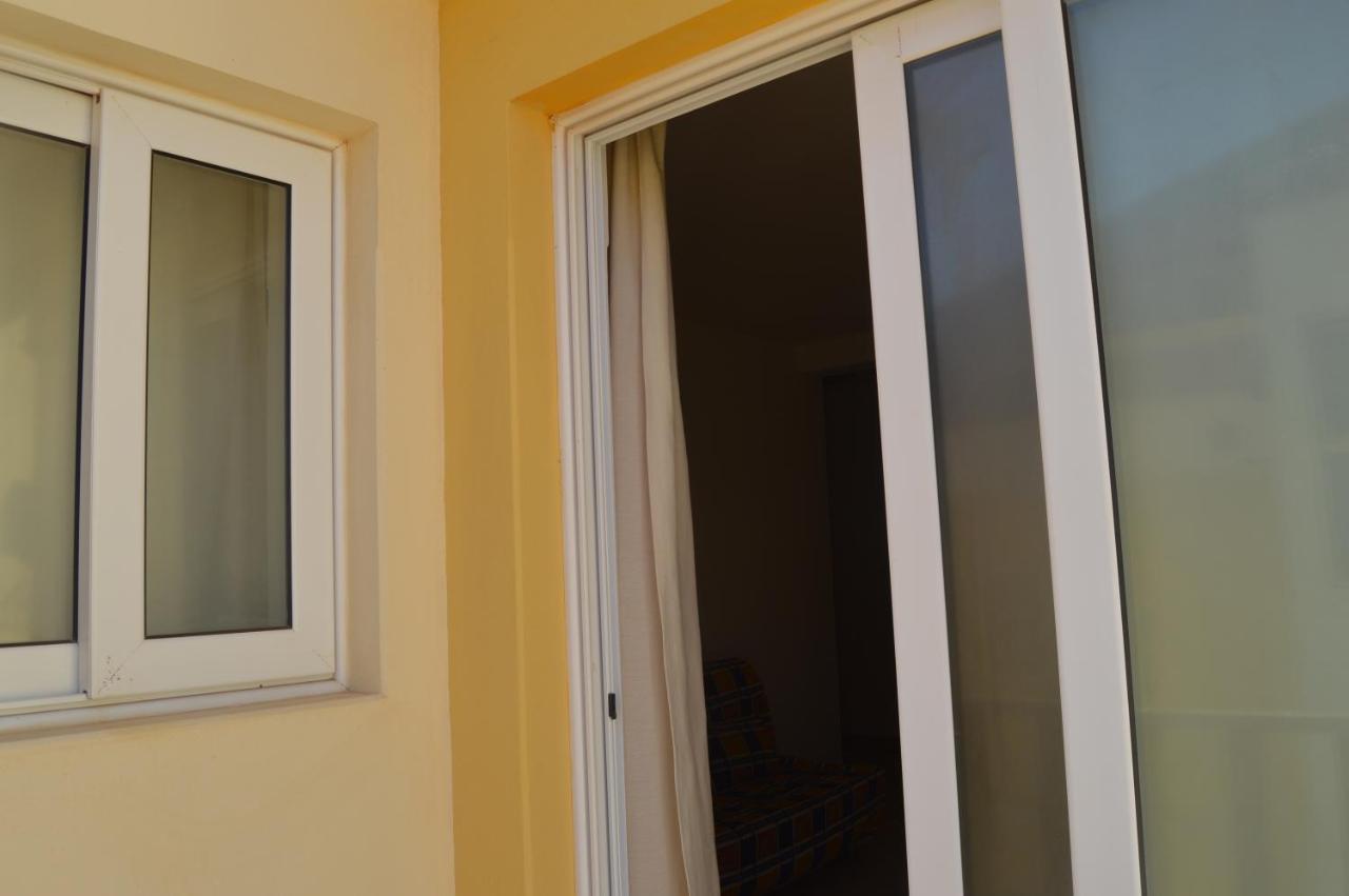 Tres Caravelas Studio Flats Santa Maria Luaran gambar